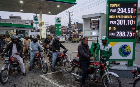 حکومت نے پٹرول کی قیمت میں 12 روپے 90 پیسے فی لیٹر اضافہ کر دیا